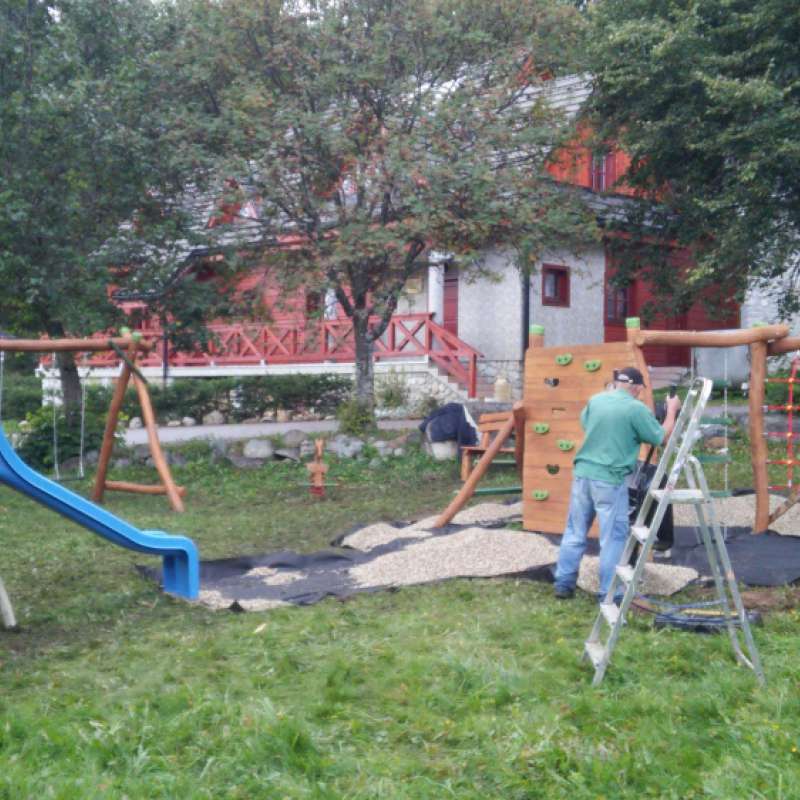 Zostava JUROŠÍKOV HRAD - Varianta 7; Lezecká stena ŠIKULA; Dvojhojdačka